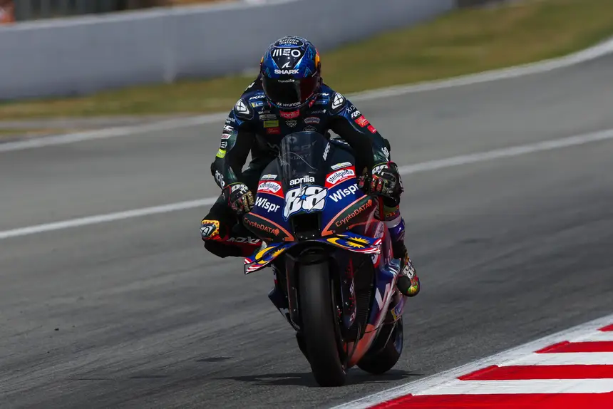 Moto GP: Numa corrida marcada pelo grave acidente de Bagnaia, Miguel  Oliveira é 5.º no triunfo de Espargaró